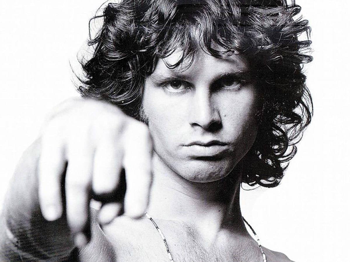 Bustul lui Jim Morrison, regăsit la 37 de ani după ce a dispărut din cimitirul Père Lachaise