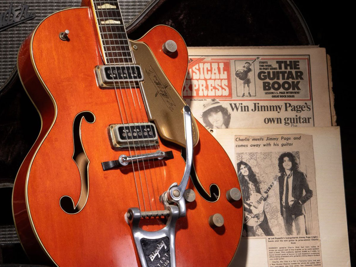 Chitara lui Jimmy Page de la Led Zeppelin, scoasă la licitație pentru 50.000 de lire sterline