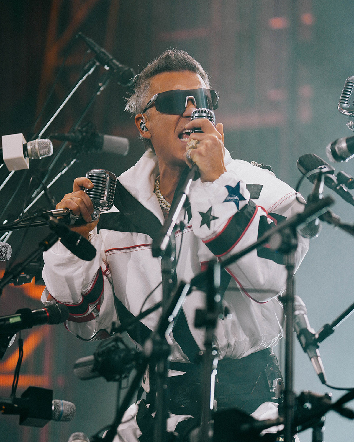 Robbie Williams lansează „Desire”, primul imn oficial FIFA