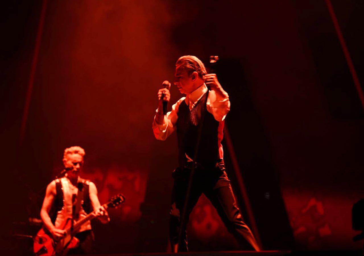 „În Mexic, Depeche Mode sunt o religie.” – interviu cu regizorul filmului-concert M, Fernando Frías