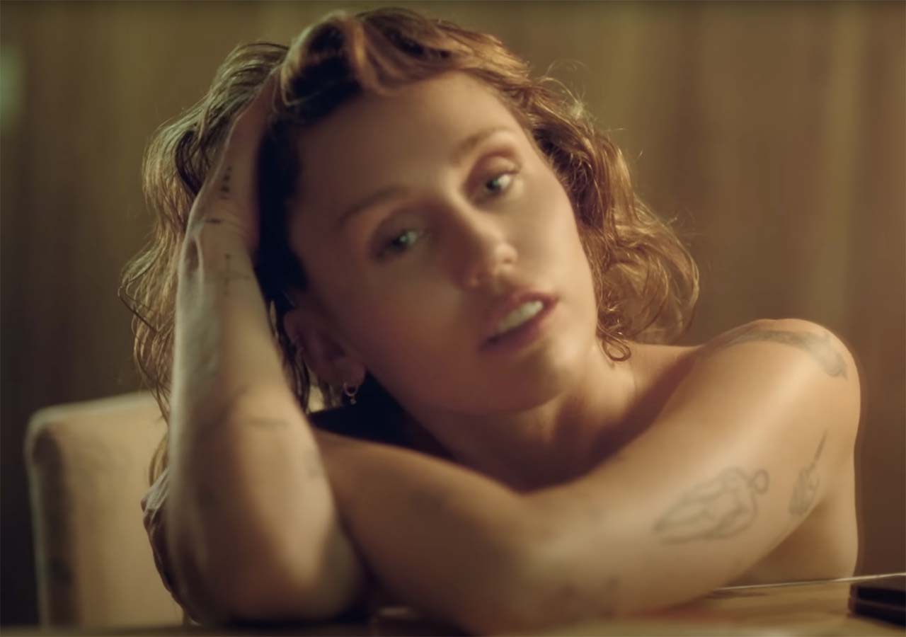 Miley Cyrus - Secrets