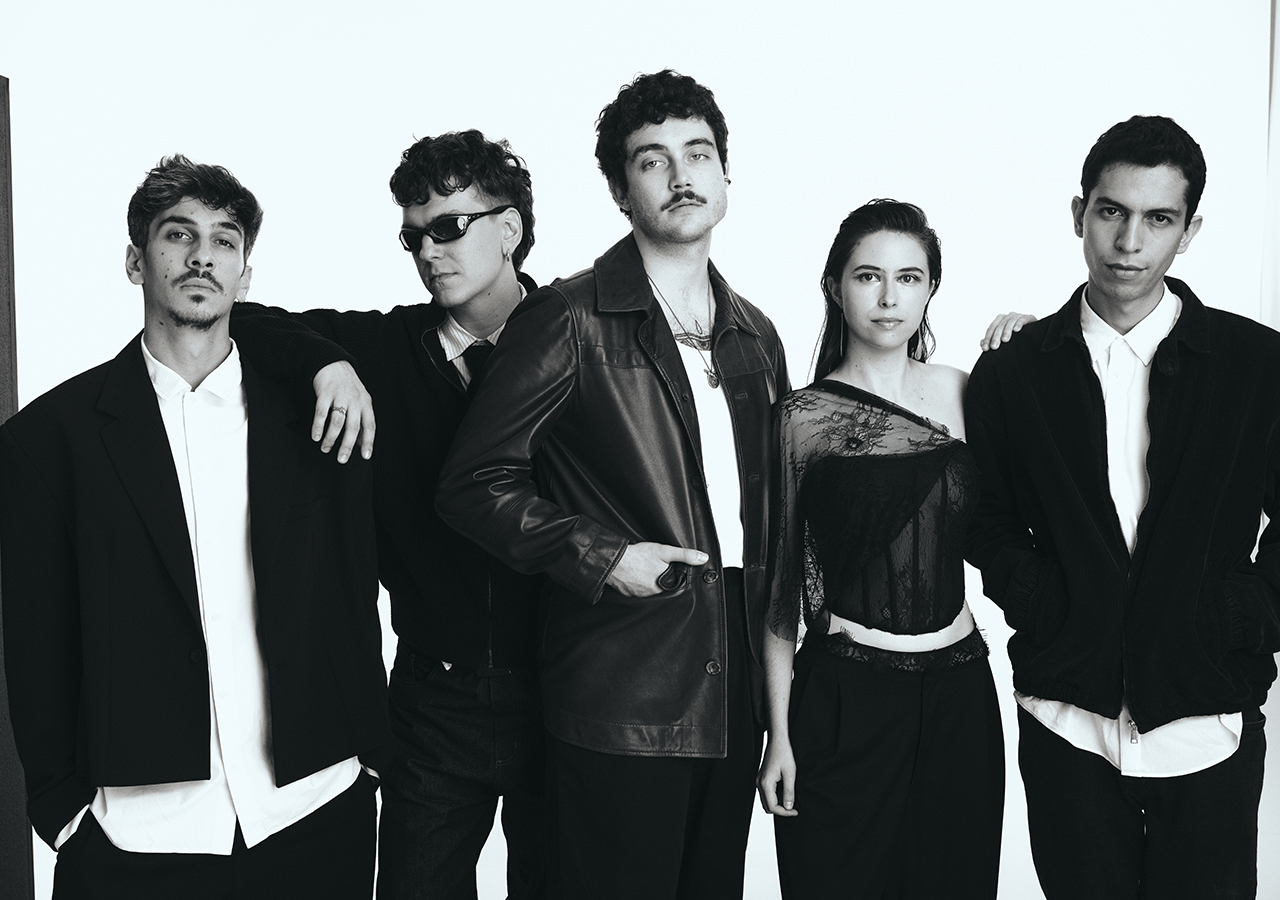 Kadjavsi lansează noul album „Above Albatross”