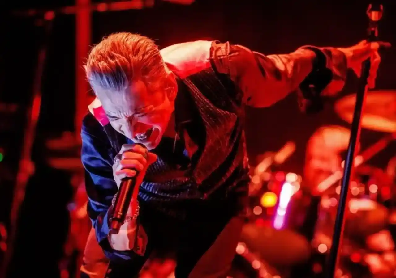 Depeche Mode - Ghosts Again (Live in Mexico City)