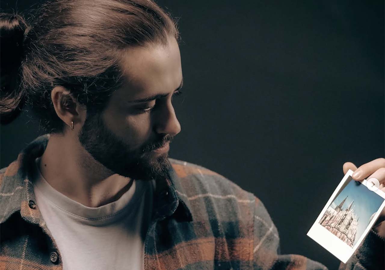 De la desen la muzică. Interviu cu Nicu Mihai de la You Arrive