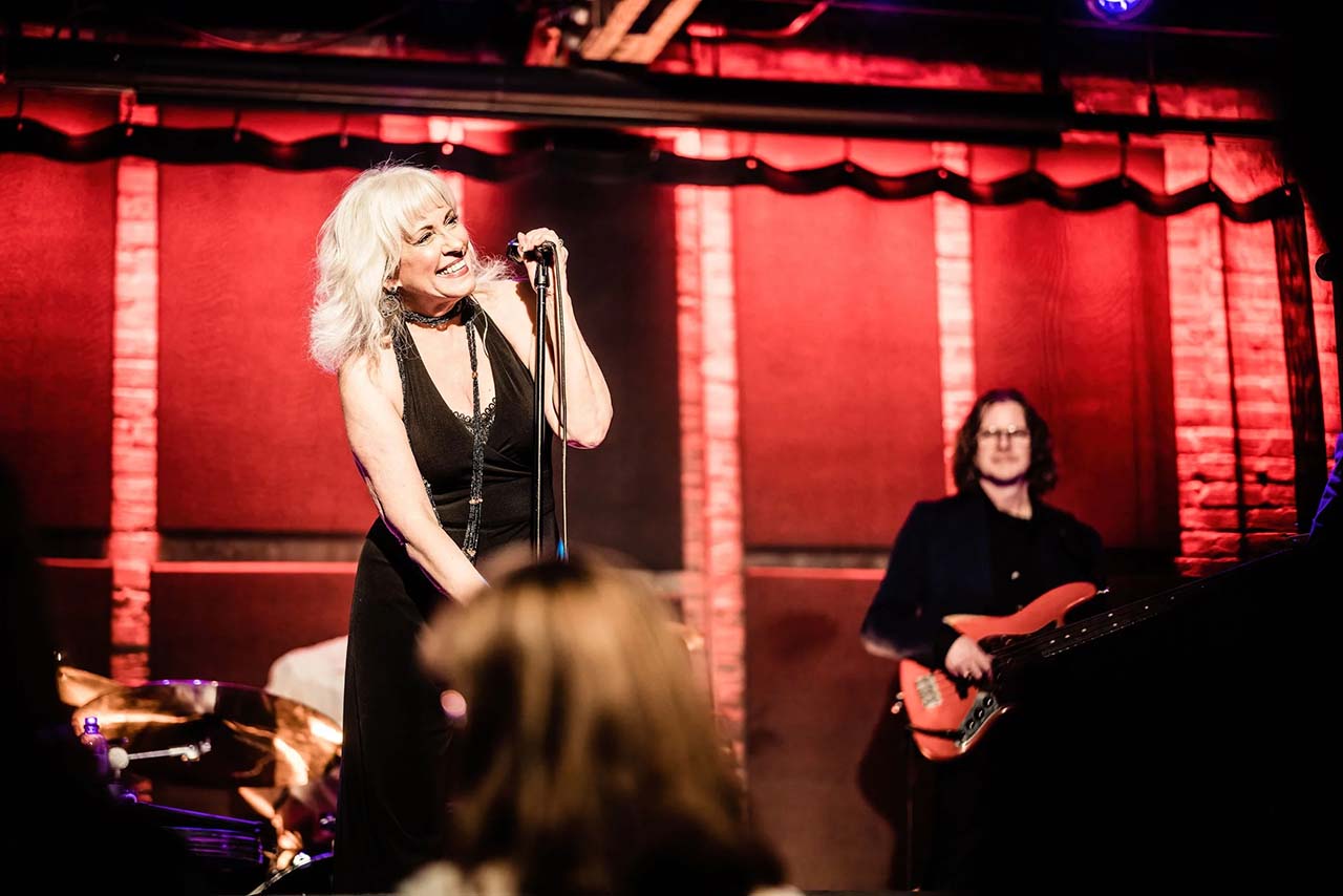 JANIVA MAGNESS, un superstar al blues-ului american, concert în premieră în România