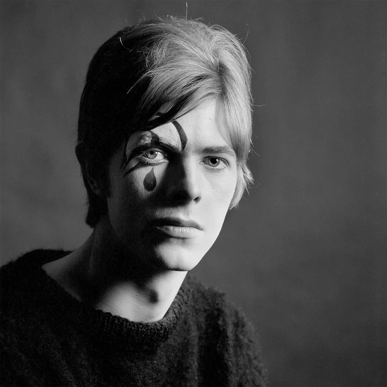 David Bowie: de la David Jones la o identitate care a schimbat muzica pop