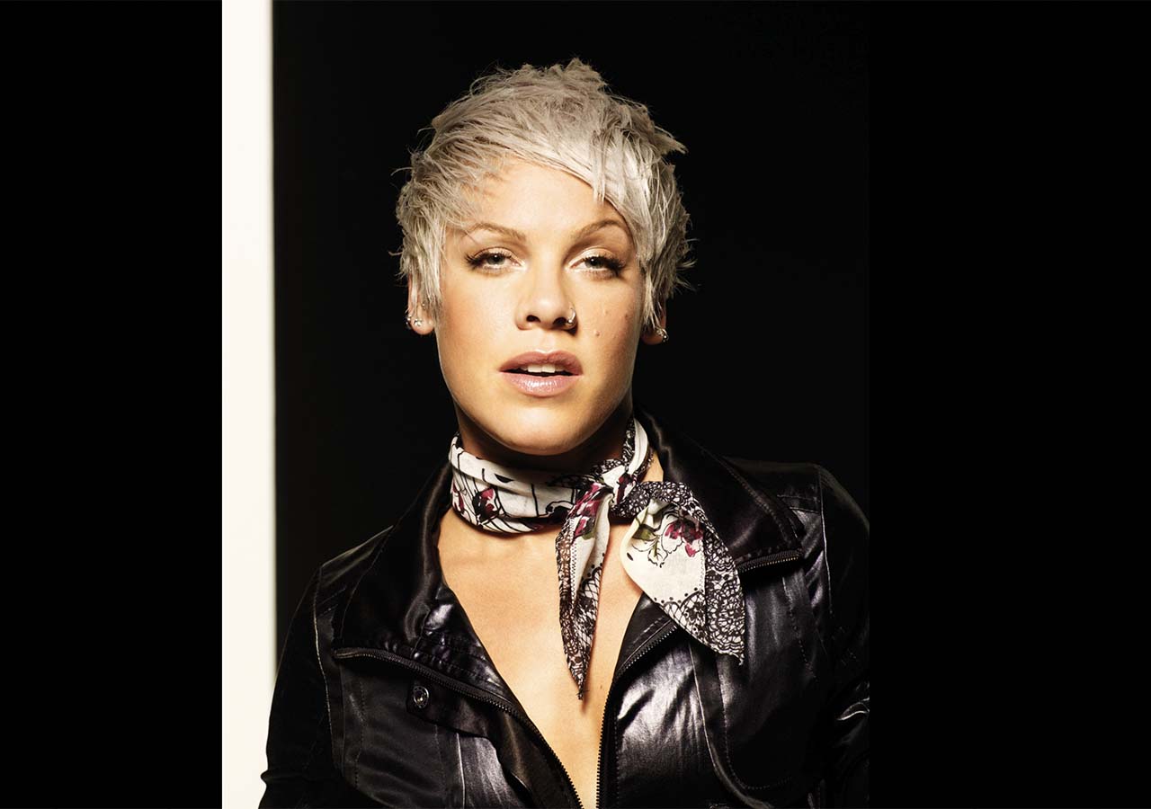 Pink a trecut printr-o intervenție chirurgicală: „Rock’n’roll-ul este un sport de contact”