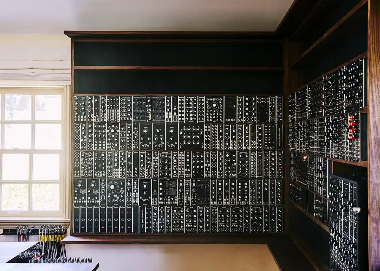 Poză din Studioul lui Martin Gore din Santa Barbara