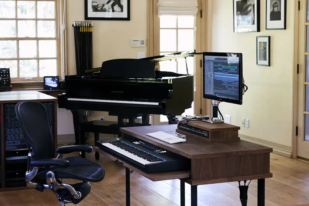 Poză din Studioul lui Martin Gore din Santa Barbara