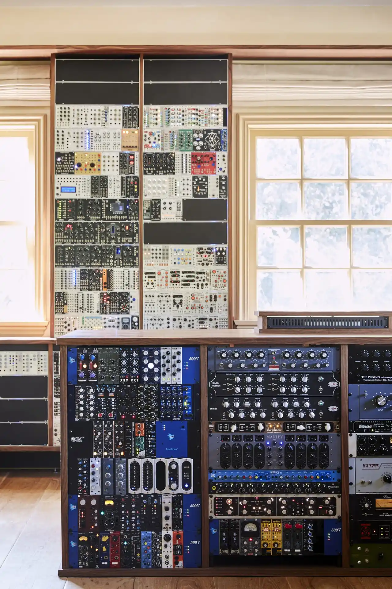 Poză din Studioul lui Martin Gore din Santa Barbara