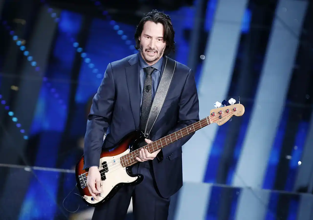 Keanu Reeves vine în România
