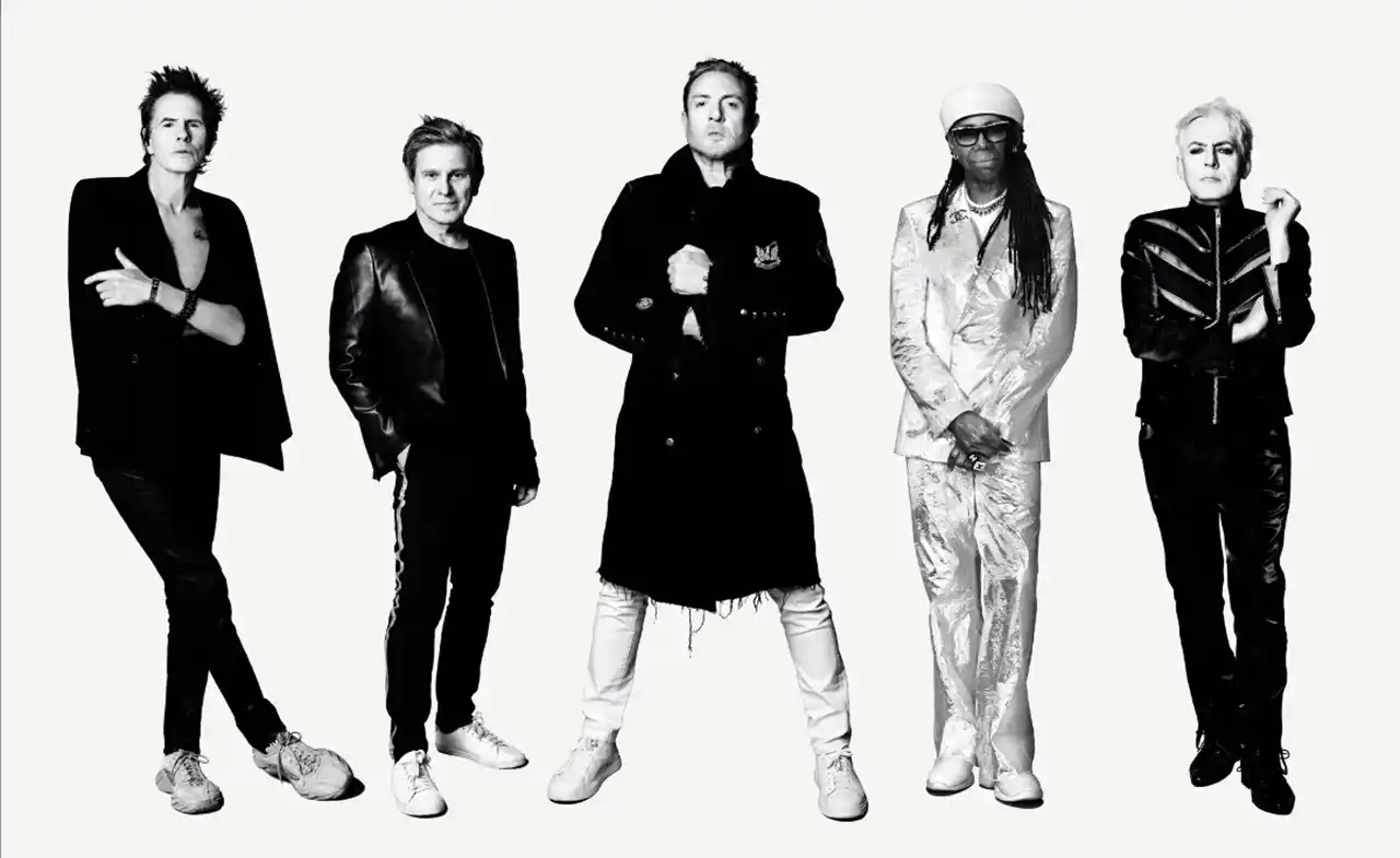 Duran Duran lansează „Free To Love”, o nouă colaborare cu Nile Rodgers. Piesa vine cu un videoclip inspirat de anii ’80