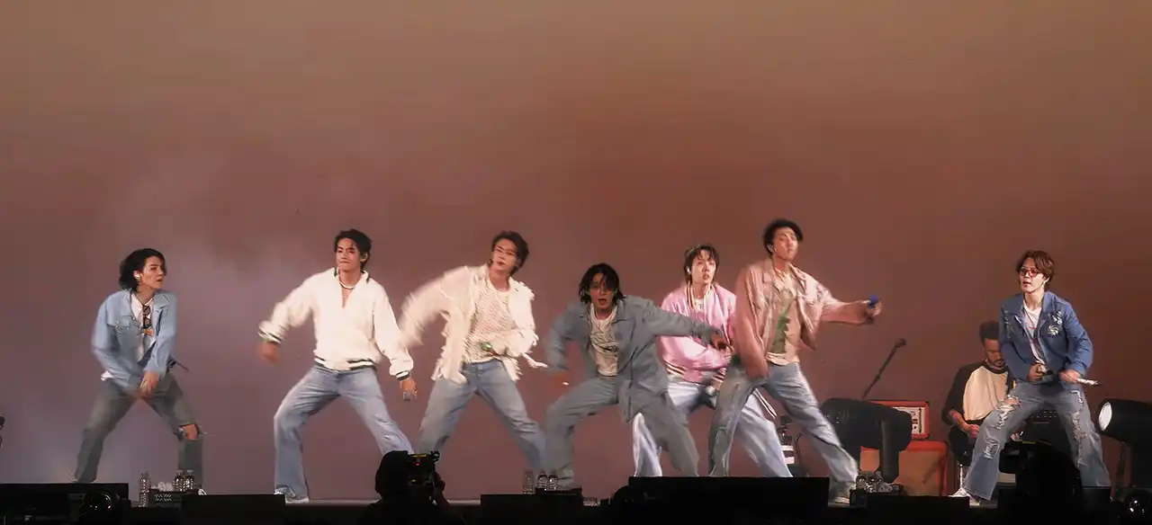 BTS revine în formulă completă și anunță turneul „ARIRANG”, transmis și în cinematografele din România