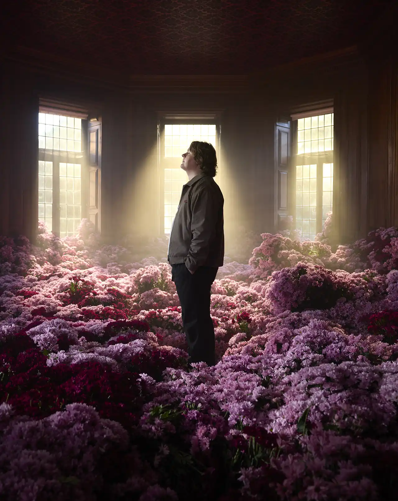 Lewis Capaldi lansează „Stay Love”, noua piesă inclusă pe EP-ul „Survive”