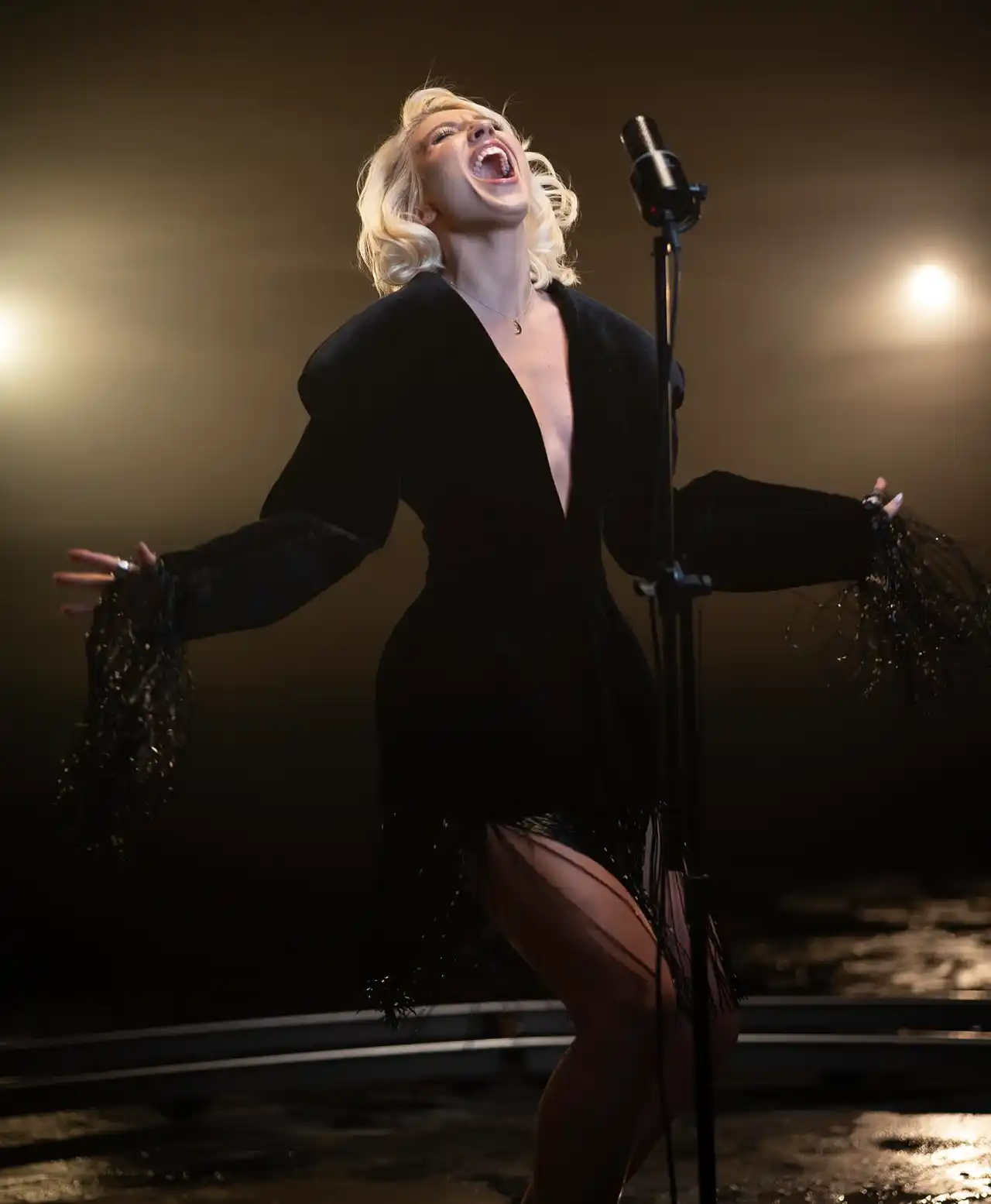 Monica Odagiu a lansat videoclipul piesei „Fereastră pentru un orb”