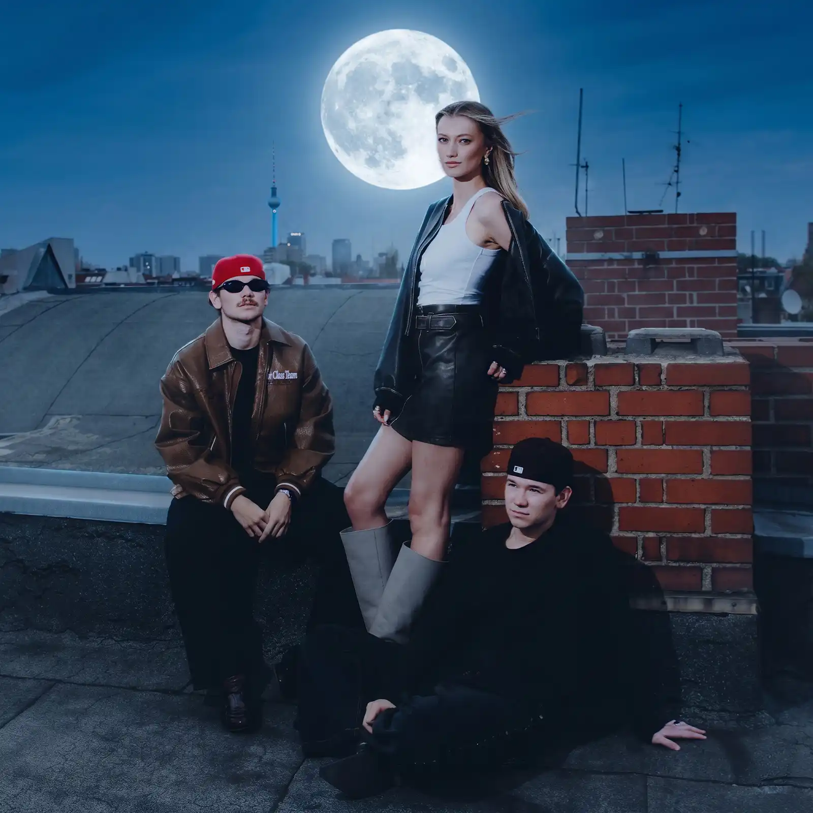 Leony și Marcus & Martinus lansează „Moonlight", o colaborare pop care promite să cucerească playlisturile verii Leony și Marcus & Martinus lansează „Moonlight", o colaborare pop care promite să cucerească playlisturile verii