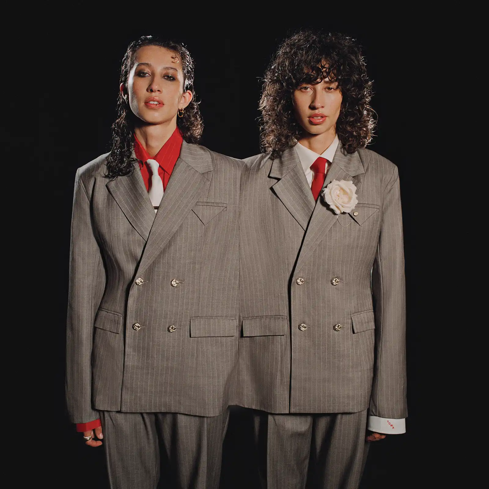 Towa Bird lansează albumul „Gentleman" și surprinde cu un nou videoclip provocator pentru piesa „Dog" Towa Bird lansează albumul „Gentleman" și surprinde cu un nou videoclip provocator pentru piesa „Dog"