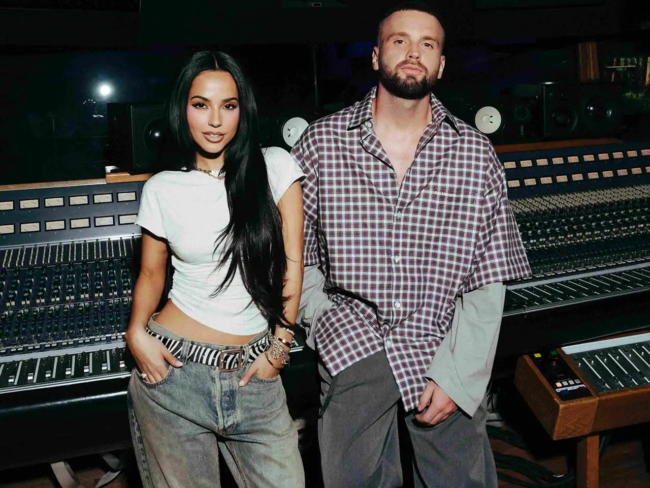 Topic își continuă seria de hituri cu „Sorry Papi", în colaborare cu Becky G