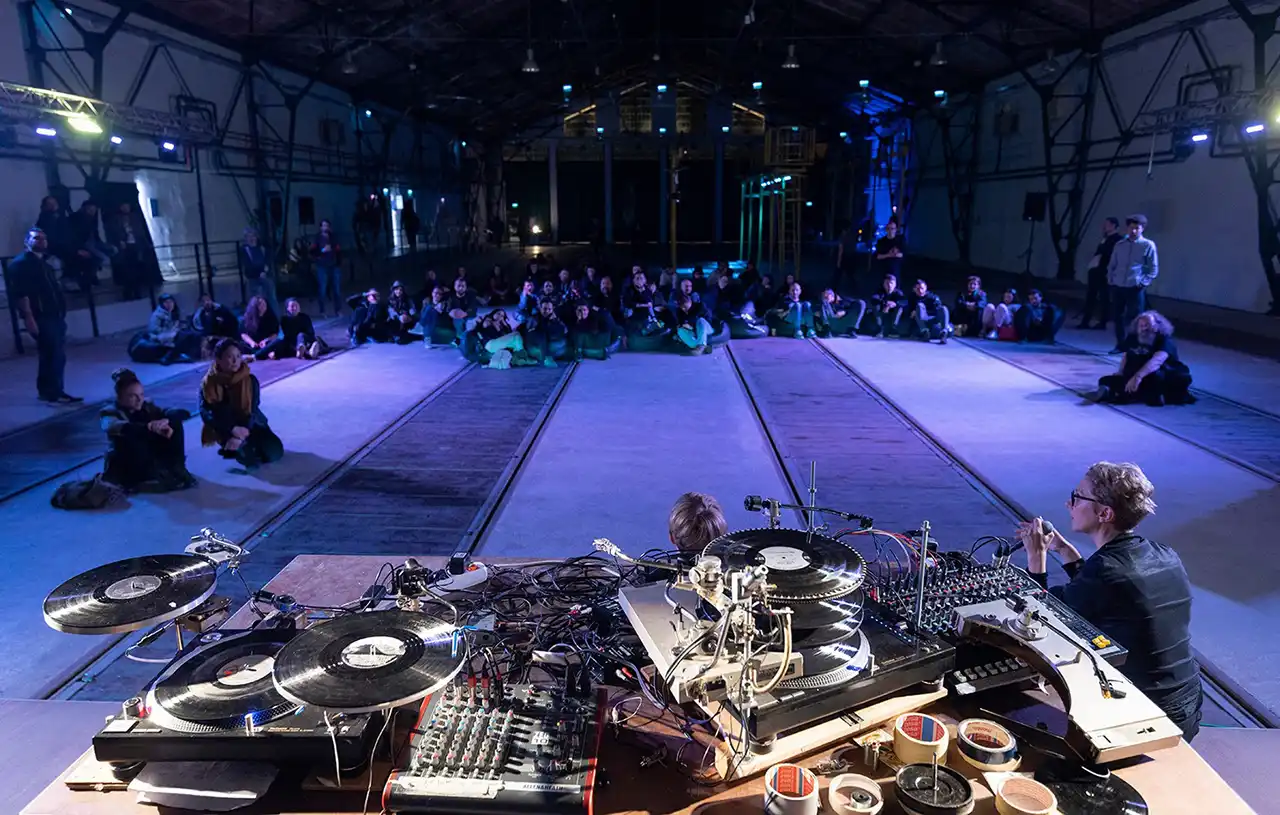 Vinyl- terror & horror – Q&A at SIMULTAN 2019 – foto Petru Cojocaru