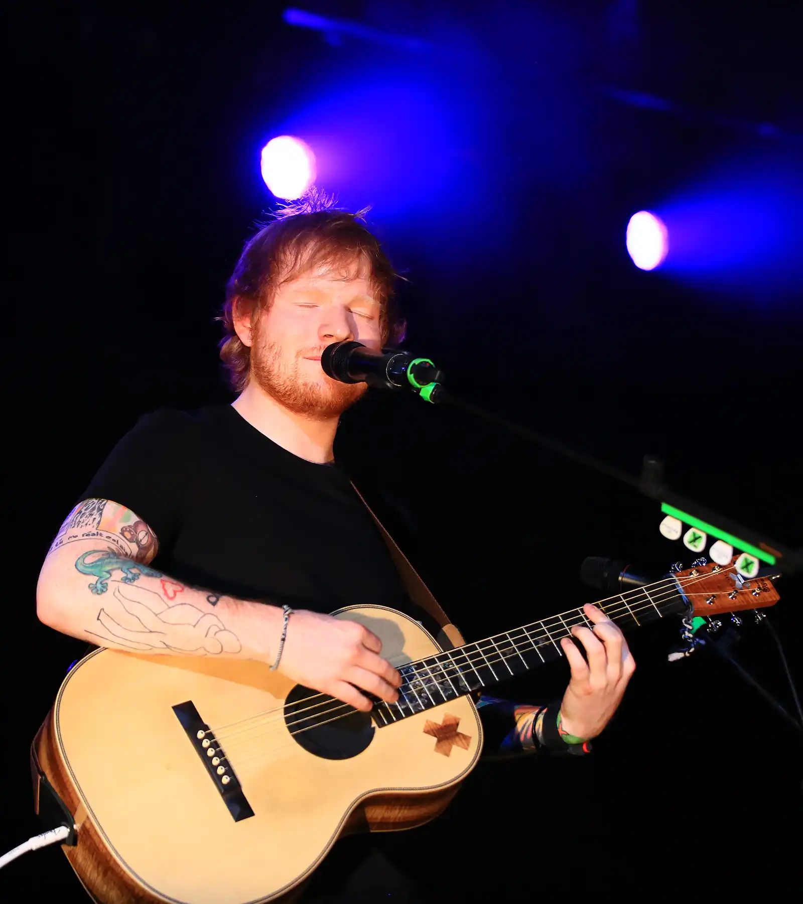 Ed Sheeran a părăsit Warner Music după 15 ani și opt albume
