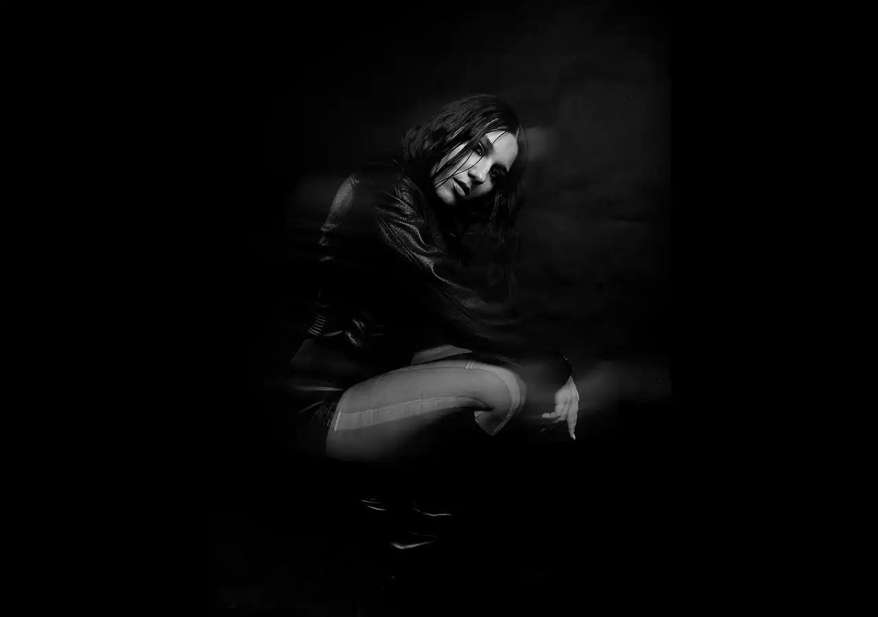 ELIA lansează „Gloanțe oarbe", primul ei videoclip oficial