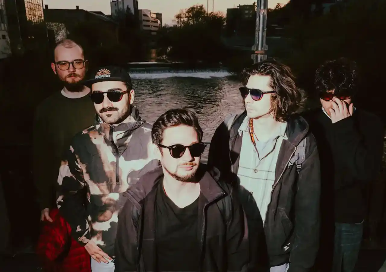 Stray Lights Showcase revine pe 5 mai cu Rotko și Coridor, Apt. la Control Club