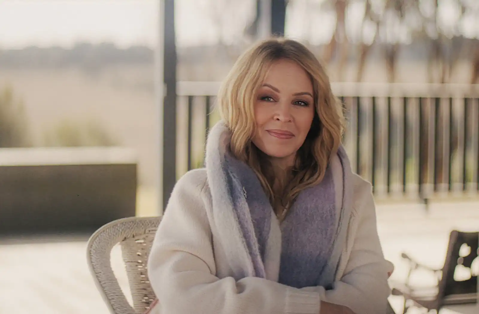 KYLIE, documentarul care dezvăluie viața din spatele scenei, acum pe Netflix KYLIE, documentarul care dezvăluie viața din spatele scenei, acum pe Netflix
