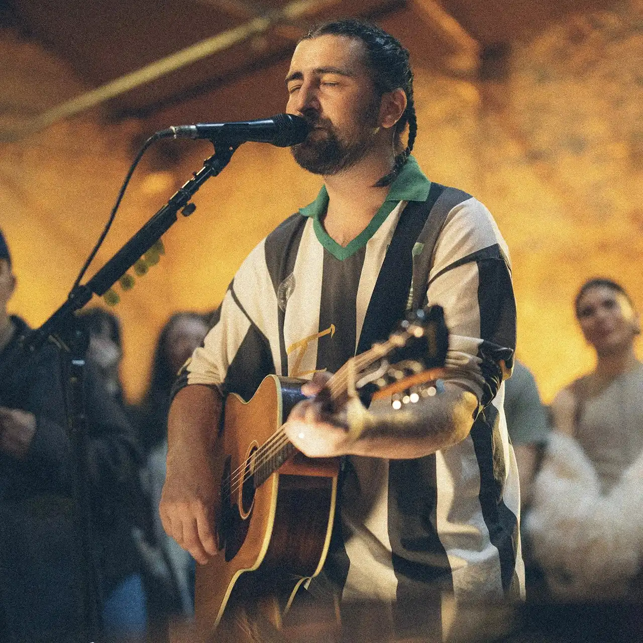 Noah Kahan lansează unul dintre cele mai așteptate albume ale anului 2026 – „The Great Divide"