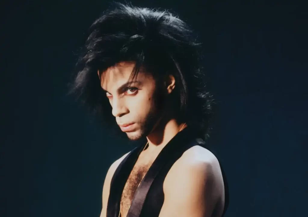 Prince revine cu un nou single: „With This Tear”, lansat la 10 ani de la moartea artistului