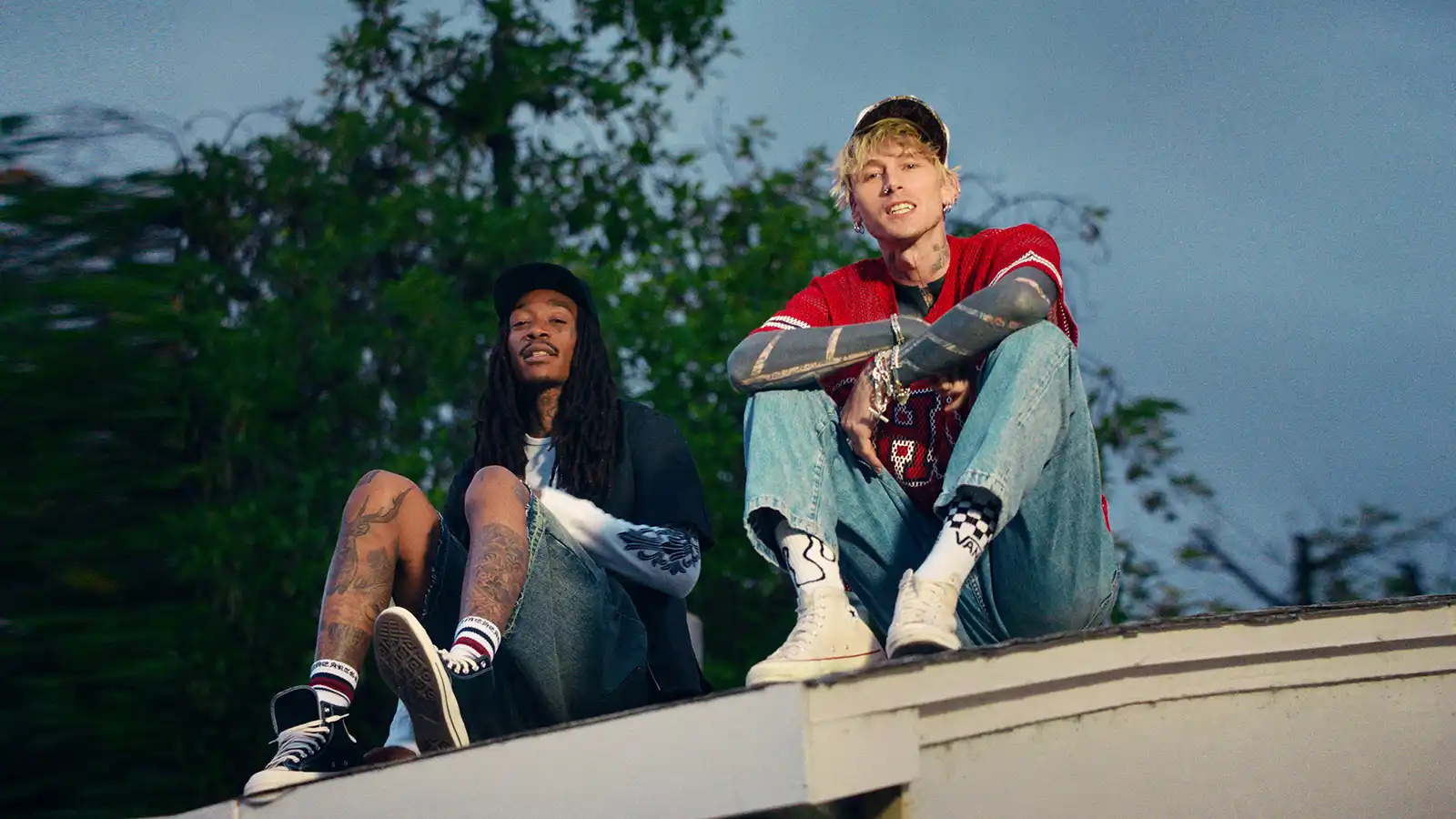 mgk și Wiz Khalifa lansează single-ul „girl next door"