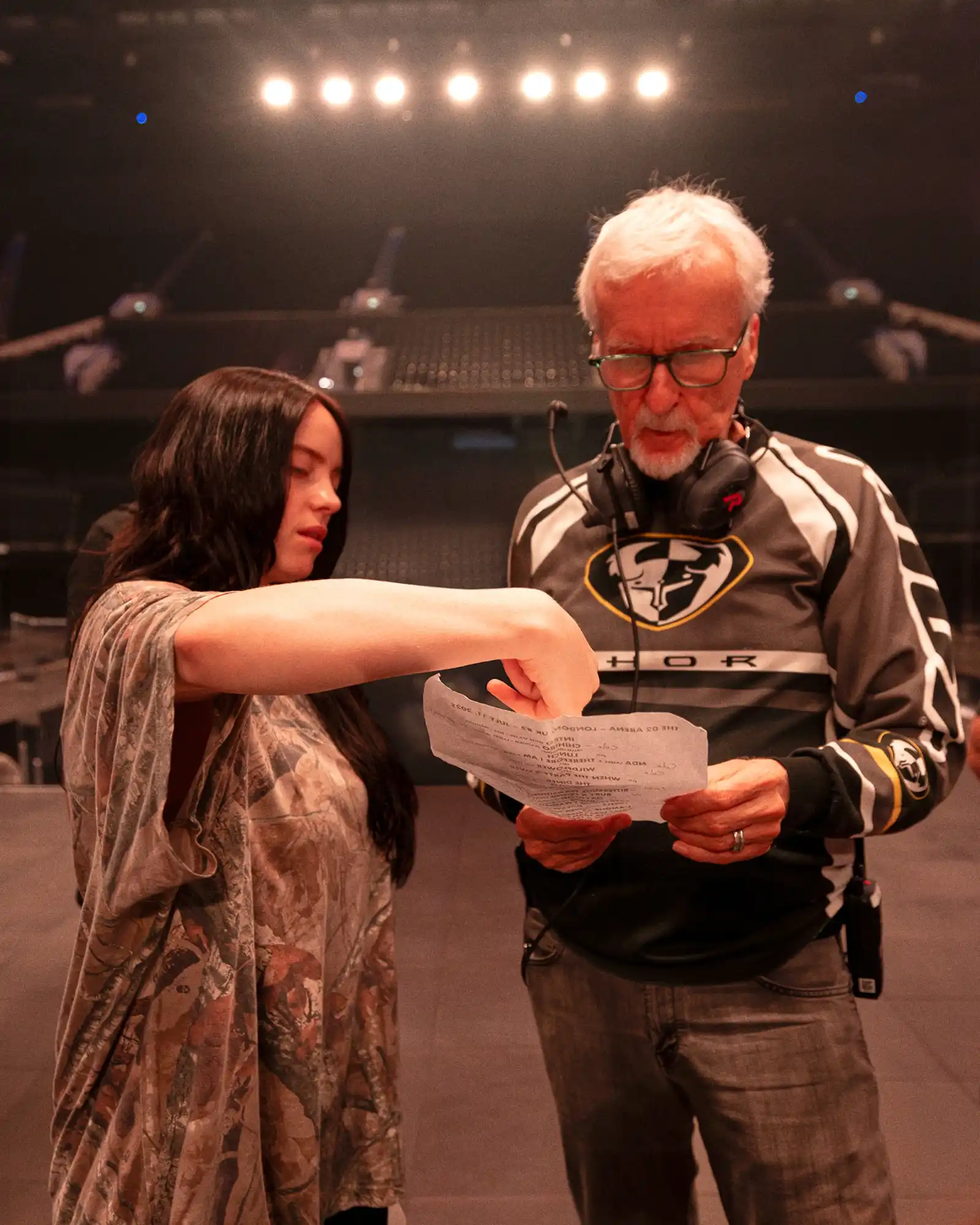 Billie Eilish și James Cameron reinventează filmul-concert cu „Hit Me Hard and Soft: The Tour (Live in 3D)" Billie Eilish și James Cameron reinventează filmul-concert cu „Hit Me Hard and Soft: The Tour (Live in 3D)"
