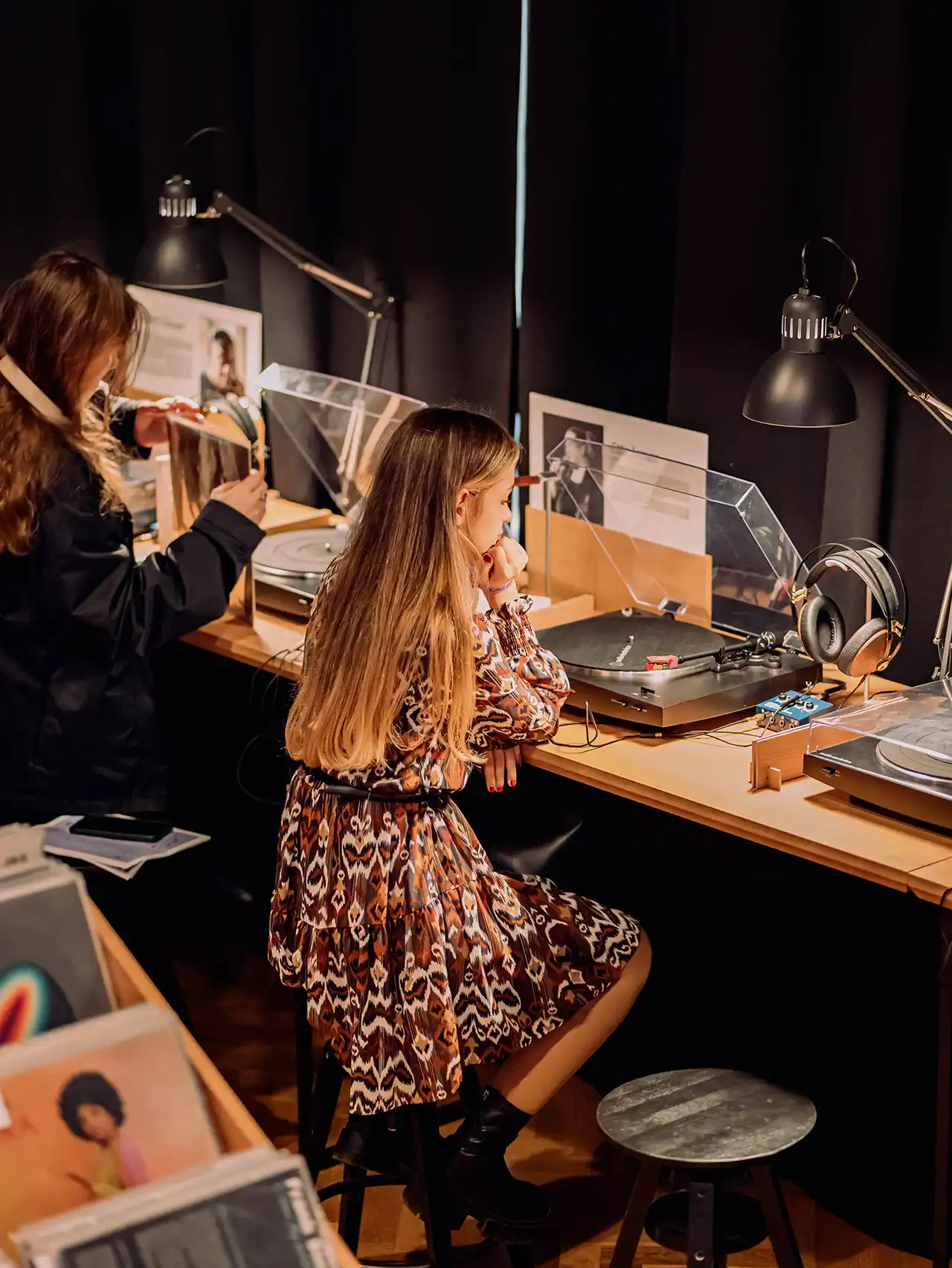 Music Gallery are acum o casă permanentă la Cluj: prima expoziție din România dedicată exclusiv muzicii