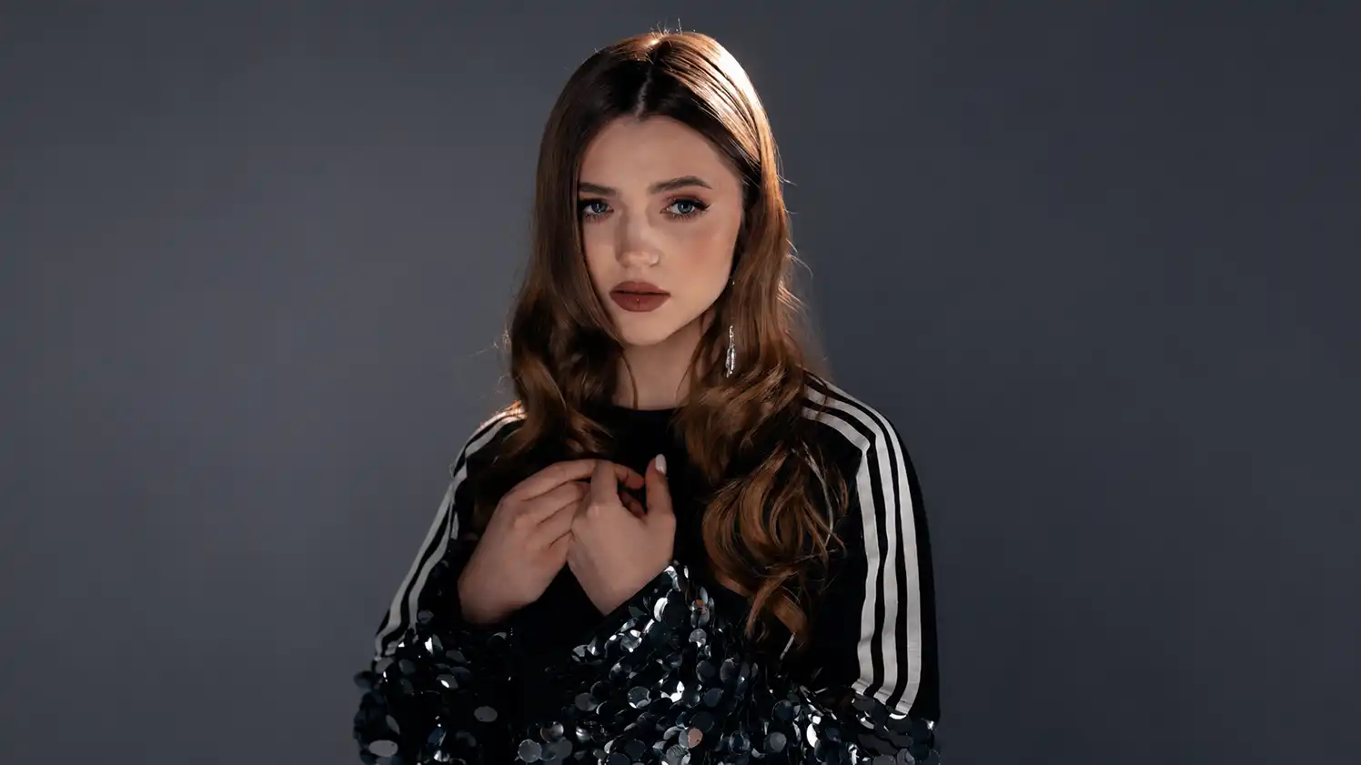 Alessia Pop lansează „Inima în mine arde”