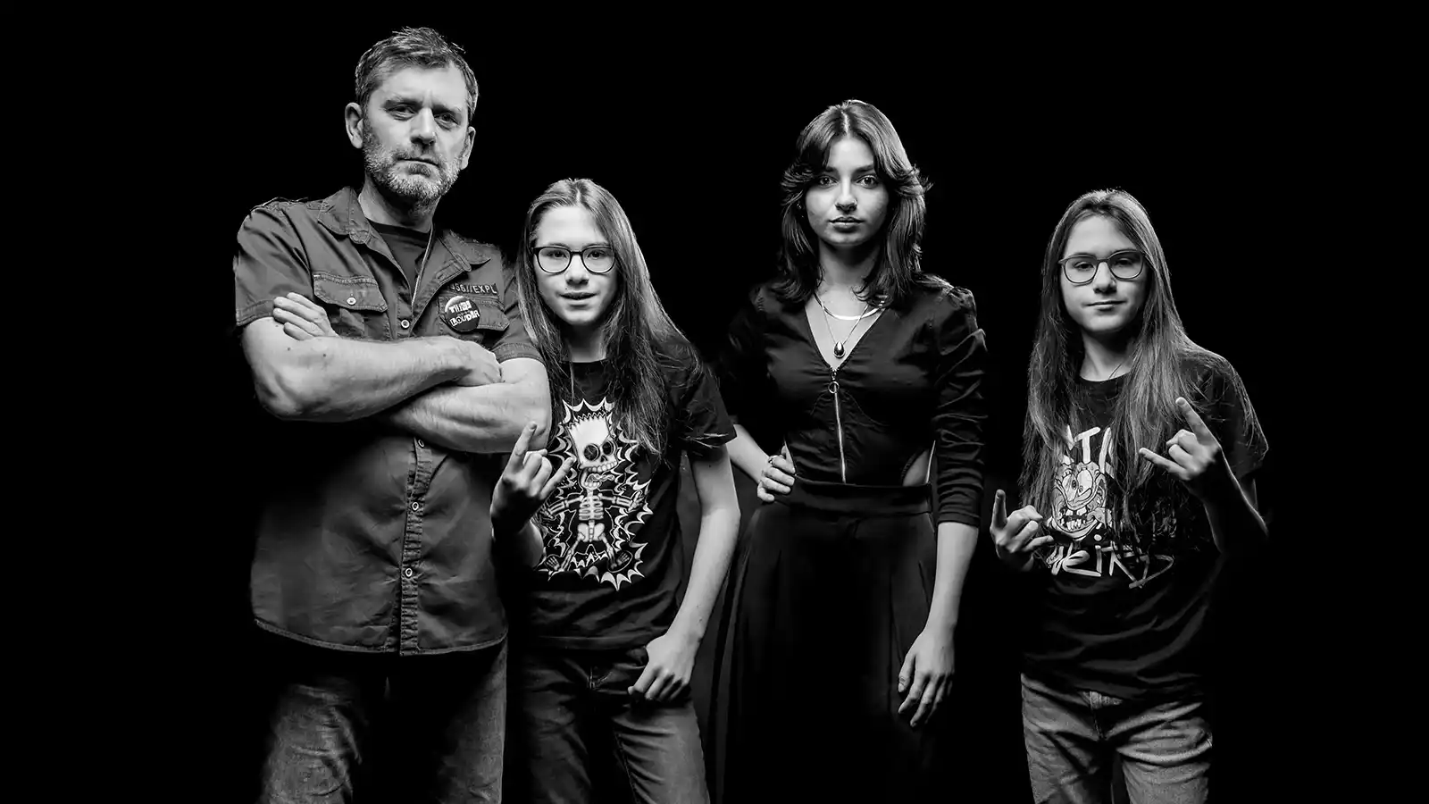 Twice Louder lansează „Ziduri de fum”