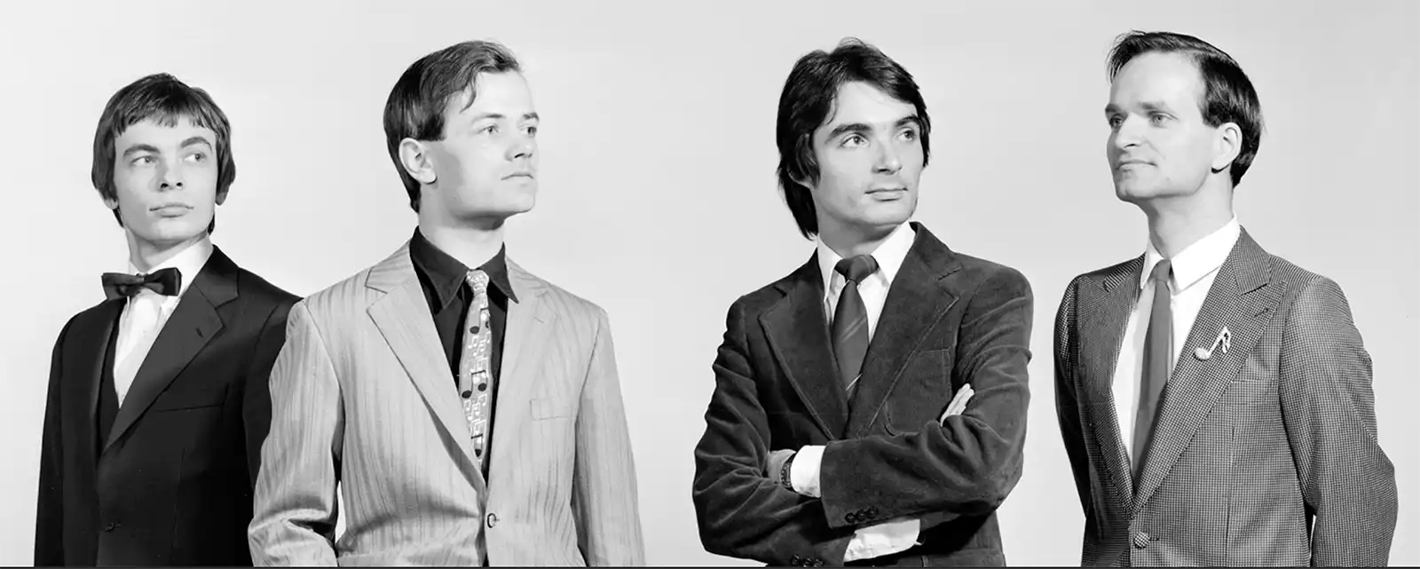 Kraftwerk a fost, și rămâne încă, un pod dinspre trecut către viitor Kraftwerk in 1975. De la stânga: Karl Bartos, Ralf Hütter, Wolfgang Flür și Florian Schneider