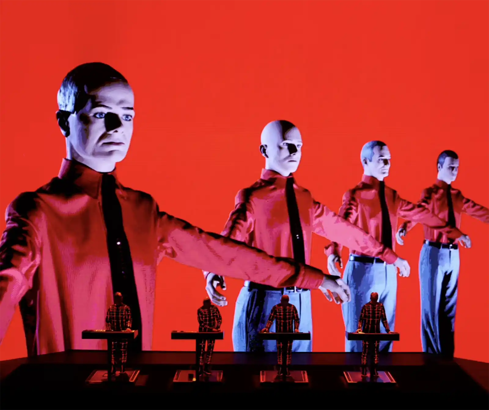 Kraftwerk a fost, și rămâne încă, un pod dinspre trecut către viitor Kraftwerk a fost, și rămâne încă, un pod dinspre trecut către viitor