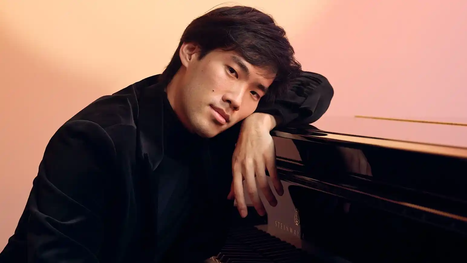 Bruce Liu, „Lunaris”: albumul potrivit pentru orele în care lumea devine liniștită