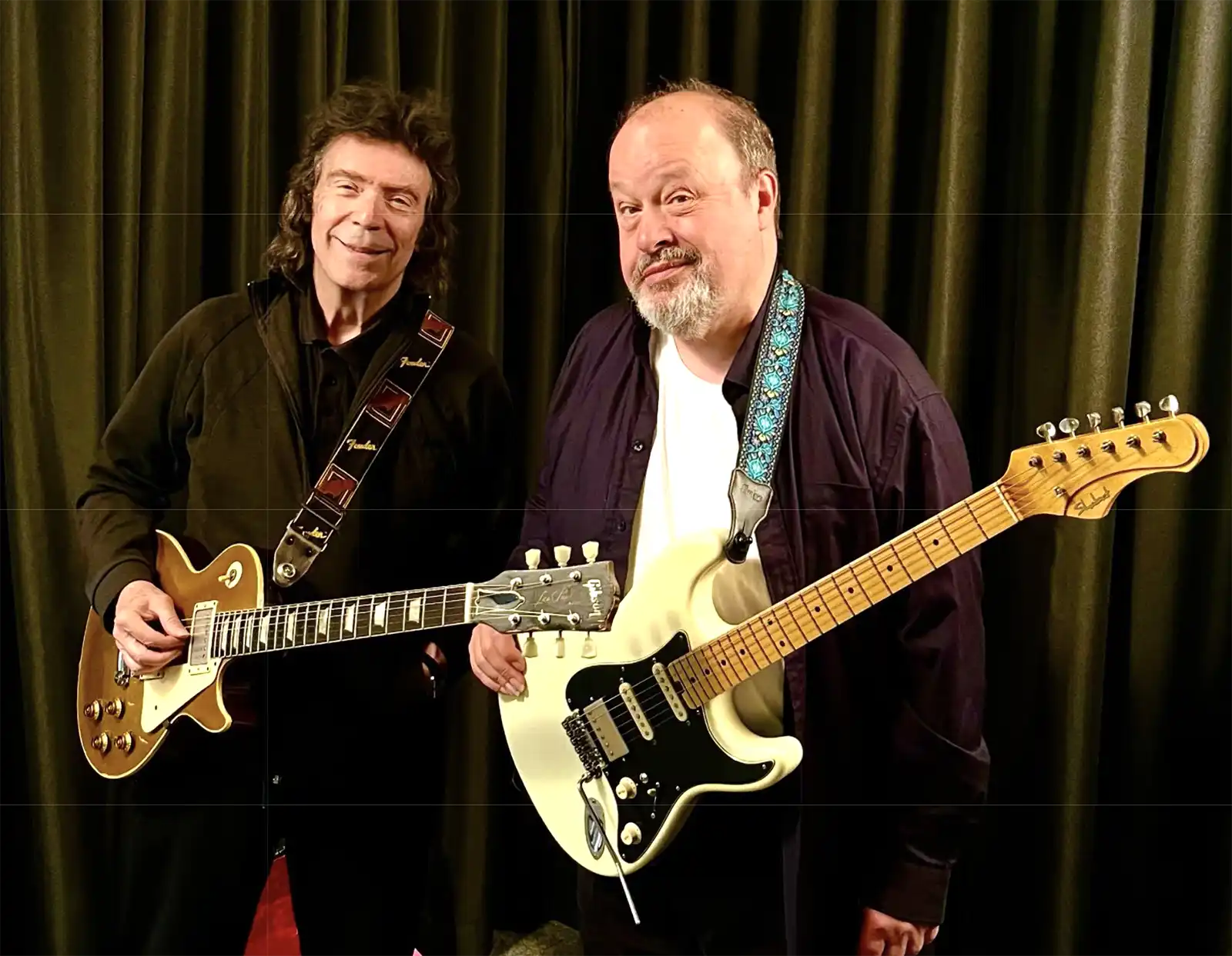 „The Roaring Waves“: Hackett și Rothery renunță la virtuozitate pentru atmosferă „The Roaring Waves“: Hackett și Rothery renunță la virtuozitate pentru atmosferă