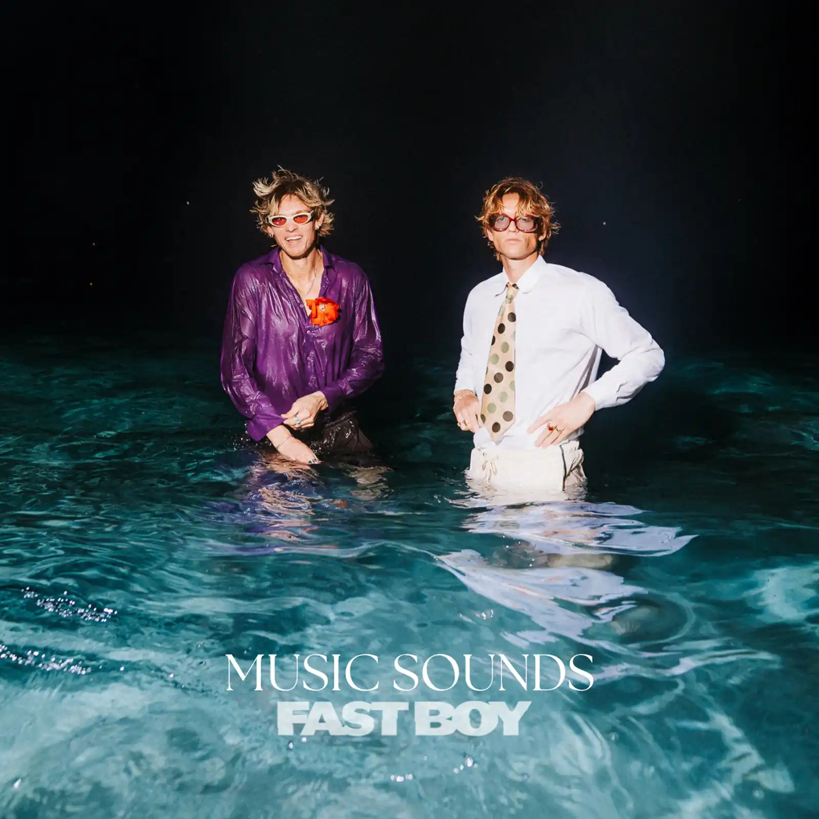 FAST BOY lansează „Music Sounds”, piesa care promite să fie coloana sonoră a verii FAST BOY lansează „Music Sounds”, piesa care promite să fie coloana sonoră a verii