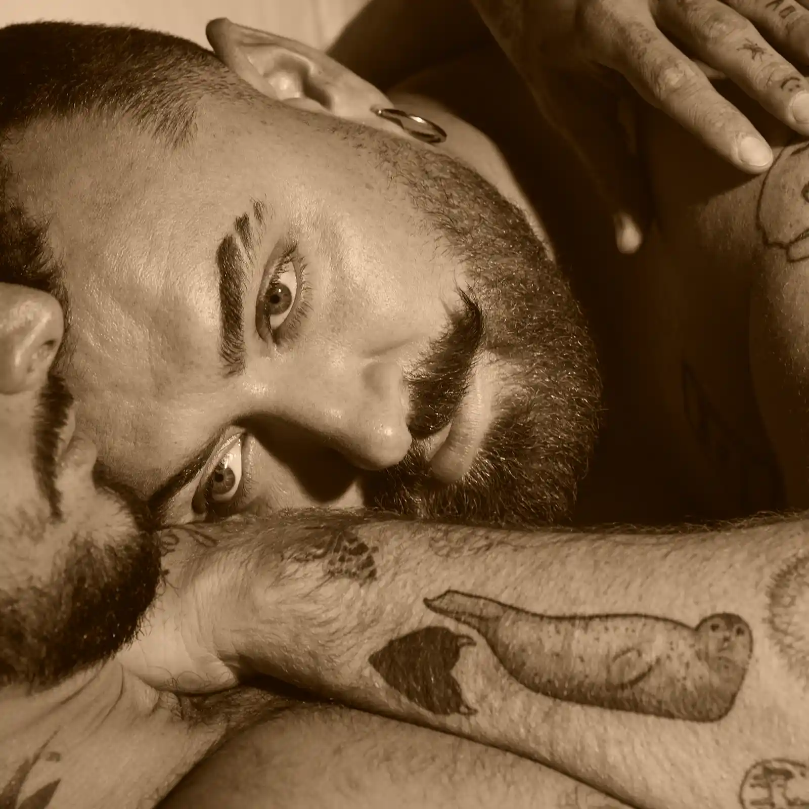 Sam Smith lansează al cincilea album de studio, Hazel Eyes