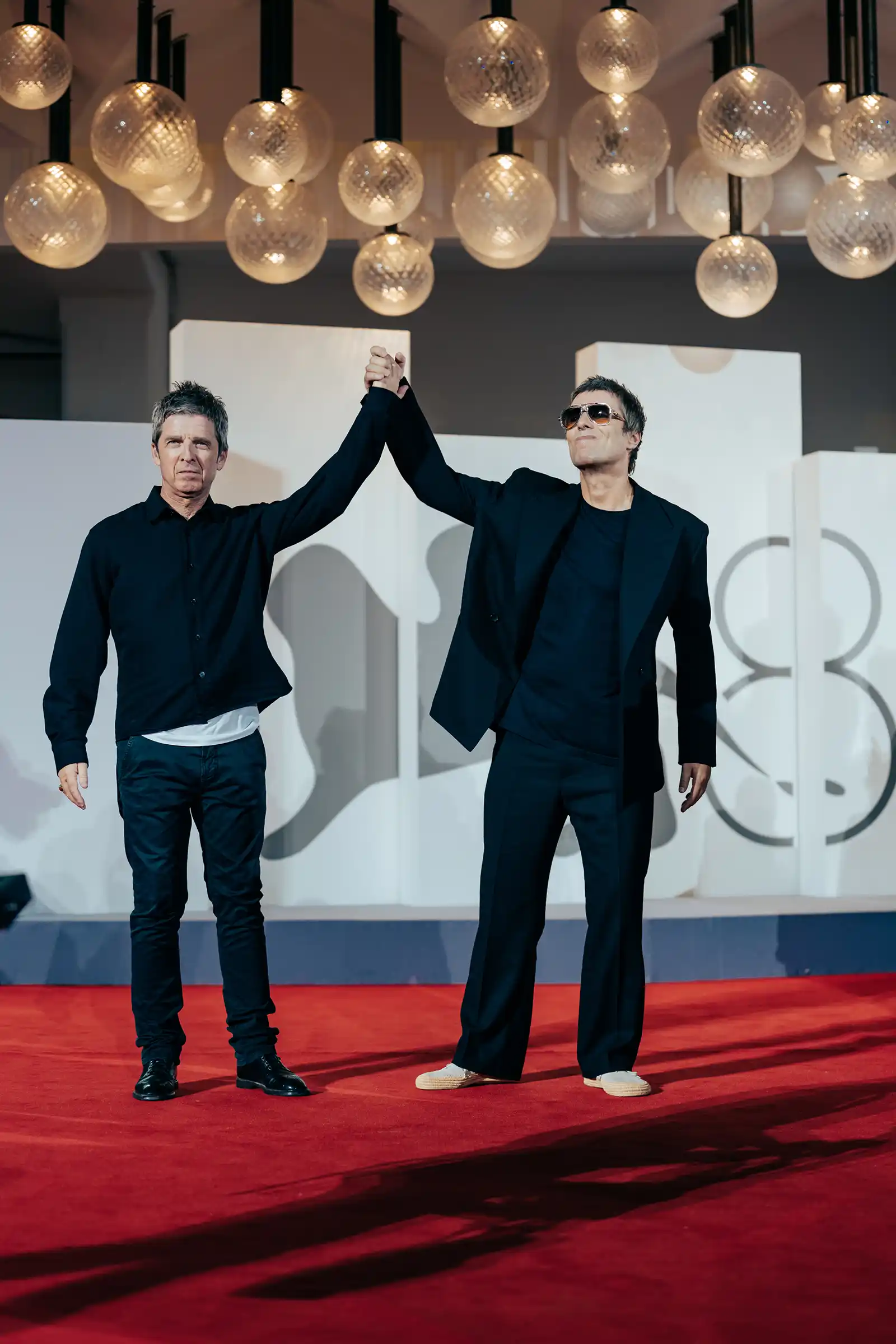 Liam și Noel Gallagher, împreună la Veneția pentru premiera mondială „Oasis: Don't Look Back in Anger" Liam și Noel Gallagher, împreună la Veneția pentru premiera mondială „Oasis: Don't Look Back in Anger"