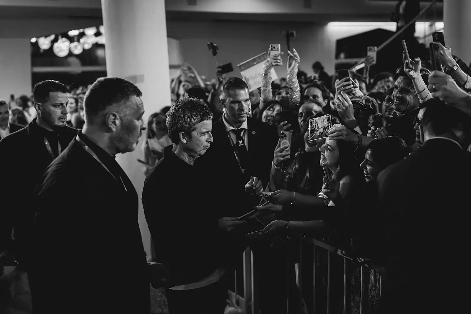 Liam și Noel Gallagher, împreună la Veneția pentru premiera mondială „Oasis: Don't Look Back in Anger" Liam și Noel Gallagher, împreună la Veneția pentru premiera mondială „Oasis: Don't Look Back in Anger"