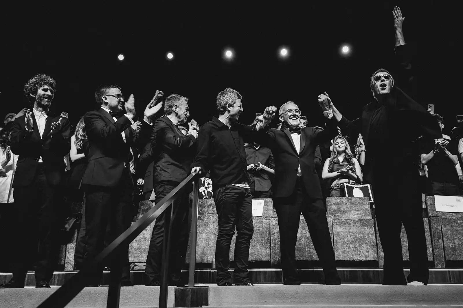 Liam și Noel Gallagher, împreună la Veneția pentru premiera mondială „Oasis: Don't Look Back in Anger" Liam și Noel Gallagher, împreună la Veneția pentru premiera mondială „Oasis: Don't Look Back in Anger"